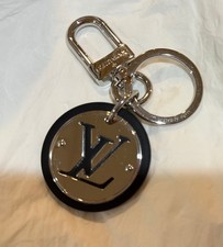 Louis Vuitton Authentic Metal Monogram Key Chain Porte Cles Illustré Bag Charm picture