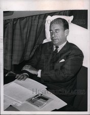 1952 Press Photo Adlai Stevenson Asleep on Campaign Plane - nep09204 picture
