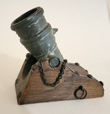 Vintage Montero Plaza Siglo XVI Desktop Moveable Miniature Cannon on Wood Base picture