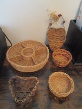 Lot of 5 wicker baskets 10x2 round,round 5x2 small heart basket picture