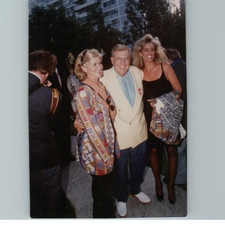 Jerry Van Dyke With Wife and Daughter Candid Photo 4.875 x 3.5 picture
