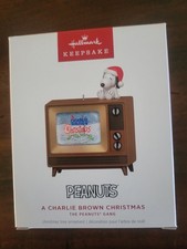 MIB Hallmark 2026 A CHARLIE BROWN CHRISTMAS Ornament - picture