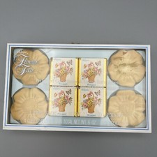 Delagar English Bath 4Cubes Bohquet + 4 Flower Guest Soaps Vintage Box Set picture