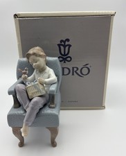 Vintage Lladro 6510 “An Unexpected Gift” 7.5” RARE With Box *RETIRED picture