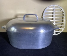 VTG Wagner Ware Magnalite Sidney-O 8 Qt Oval Roaster 4265-P TRIVET Clean picture