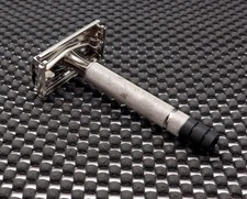 Vintage 1951 Gillette Black Tip Super Speed DE Safety Razor W2 Clean picture