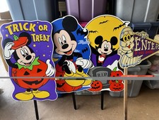 Vintage set 4 Disney Halloween YARD Stake Art 2000s picture