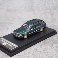 1/64 S124 Vintage Estate Wagon Alloy Diecast Model Car Collection picture