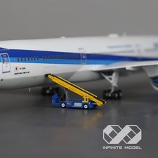 1:400/200 scale Infinite HK Blue luggage belt loader truck airport GSE model picture