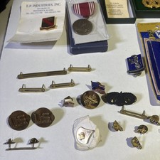 Vintage US Military Pins Badges Insignia Lot Medal DUI Crest Jump Wings Army Mix picture