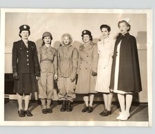 U.S. Army Nurses Press Photo WWII 1943 New Uniforms Fashion Washington D.C. picture