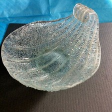 VINTAGE EYE CATCHING TRANSLUSCENT ICE BLUE FROSTED SEASHELL DISH 1950'S -  60'S. picture