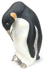 Vintage 1980s Lefton Emperor Penguin & Chick Figurine With Original Foil Sticker picture
