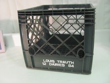 VTG Louis TRAUTH Dairy INC Dairy Green Plastic Milk Crate Cincinnati 12-1984 picture