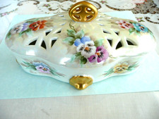 ANTIQUE VICTORIAN GLOSSY FLOWERS CERAMIC JEWELRY / CANDY BOX * 24K GOLD 8