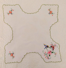 Vtg White Embroidered Floral/ Butterfly Bread Basket Liner W/Green Trim picture