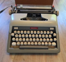 Vintage 1961 Royal Futura 800 2-Tone Gray Typewriter w/Case picture