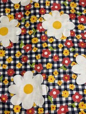 Adorable True Vintage 1960s Flower Power Daisy Fabric Thick Cotton Vibrant 76x43 picture