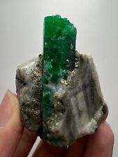 Museum grade Panjsher Emerald huge crystal on matrix, 123 grams. picture