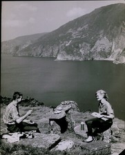 LG830 1963 Original Photo IRISH AFTERNOON PICNIC Beautiful Countryside Tea Time picture