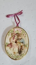 VINTAGE 1993 HALLMARK KEEPSAKE CHRISTMAS... A BEAUTIFULL SEASON FOR SHARING picture