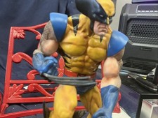 MARVEL COMICS DIAMOND SELECT WOLVERINE ON SKULLS STATUE 916/2500 NO BOX picture