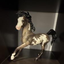 Breyer Traditional Grulla Paint Mustang. BODY CONDITION Lots Of Damage picture