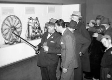 Craig Earl the Professor Quiz and Robert Bob Trout announcer for 1940s Photo 4 picture