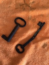2 Atq IRON DOOR KEYs 18th 19th CENTURY GENUINE 1800 FRENCH one folds picture