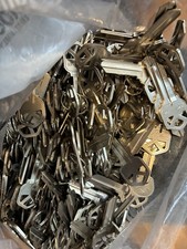 Lot Of 500 Blank Silver Keys picture