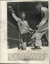 1958 Press Photo Heavyweight boxing title challenger Roy Harris & Referee, L.A. picture