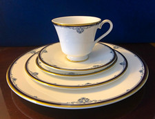Princeton by Royal Doulton bone china 10 5-piece place settings picture