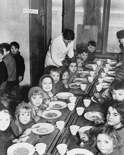 East End London Evacuee Children 1941 8x10 Glossy Photo Print WWII HT4136400 picture