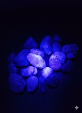20 Piece South Carolina Fluorescent Stone Set - Vivid Pink Glow Under 365nm UV picture