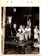 HOLLYWOOD MAE WEST BOMBSHELL DIRECTOR BEHIND SCENES PORTRAIT 1930s PHOTO MA47 picture