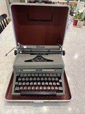 Vintage 1949 Royal Quiet De Luxe Portable Typewriter With Case Crinkle Brown picture