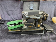 Vintage 1952 SINGER FEATHERWEIGHT 221 Sewing Machine w/ Case - Works picture