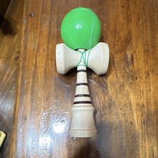 Krom Kendama Japanese Skill Toy with Green Ball picture