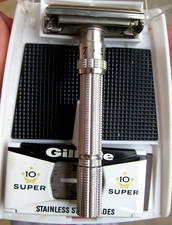 Vintage 1967 M1 ~ GILLETTE SAFETY RAZOR ~ Adjustable SLIM ~ in CASE Complete picture