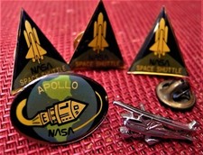 Lot of 5 Vintage NASA ( Apollo, Shuttle,) Pins COLLECTIBLE Space. LOOK picture