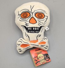 NWT 2017 Beistle Creepy Co Skull Crossbones 7.5