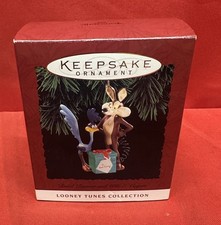 HALLMARK Keepsake 1994 ROAD RUNNER AND WILE E. COYOTE CHRISTMAS ORNAMENT picture