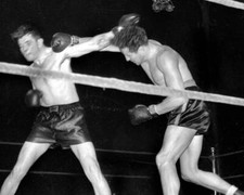 Jimmy Braddock left got nearly in the way of Max Baer s right No h .. Old Photo picture