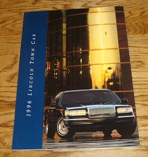Original 1996 Lincoln Town Car Deluxe Sales Brochure 96 picture