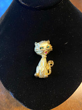 Vintage BSK Signed Cat Brooch Gold Tone Green Rhinestone Eyes Pink Nose 1960s picture