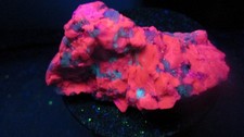 Fluorescent mineral rock Franklin Phosphorescent Chlorophane T33 picture