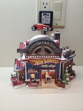 UPGRADED W/NEW MOTOR Dept 56 Hot Wheels Custom Car Shop #56.56784 EXCELLENT NP picture