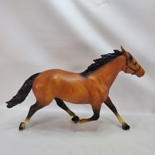 Breyer Pacer Model Horse Brown DOES NOT STAND STRAIGHT picture