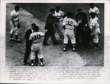 1955 Press Photo Indians vs Red Sox rhubarb on field Gene Woodling, Vic Wertz picture