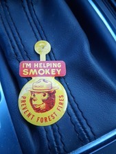 Vintage I'M HELPING SMOKEY Bear Bend Fold Over Metal Pin Prevent Forst Fires New picture